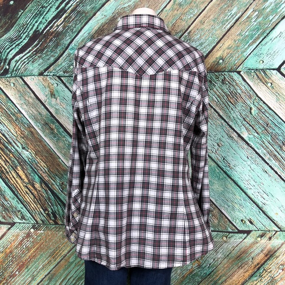 D7 - Torrid| Plaid Challis Camp Shirt- 00 - Picture 5 of 7